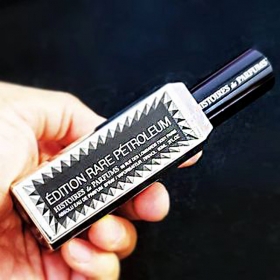 ایستواغ دو پغفم پترولیومHistoires de Parfums Petroleum